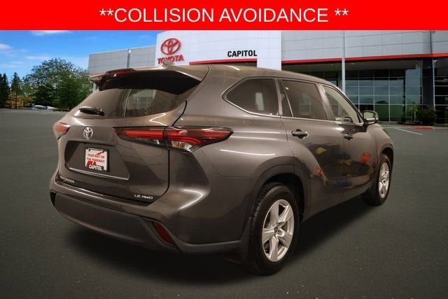 Used 2024 Toyota Highlander LE image 4