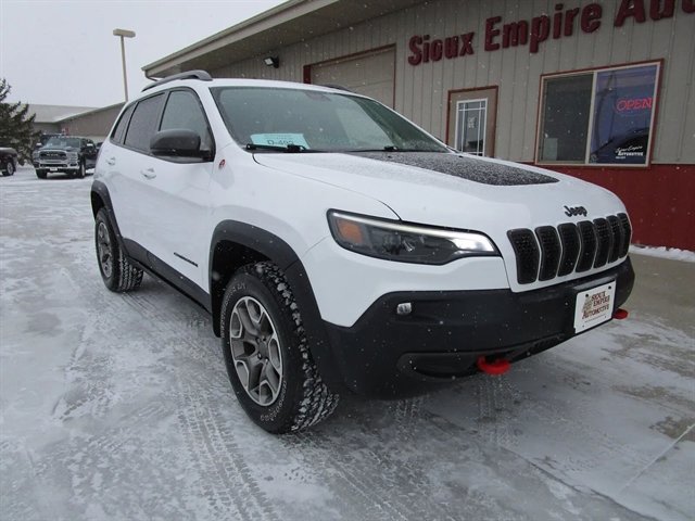 Used 2020 Jeep Cherokee Trailhawk w/ Cold Weather Group image 3