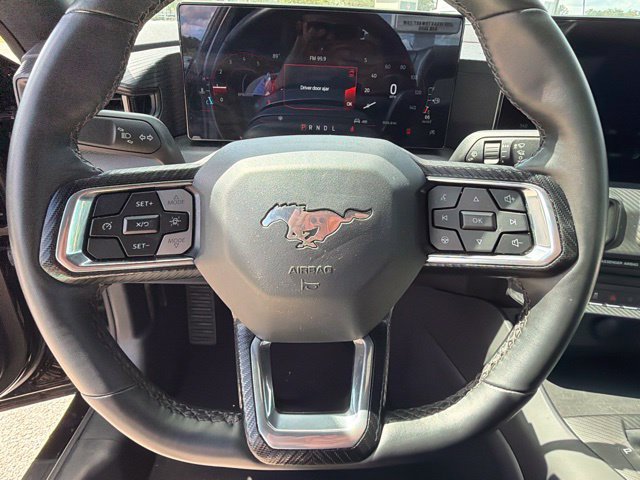 Used 2025 Ford Mustang Coupe RWD image 27