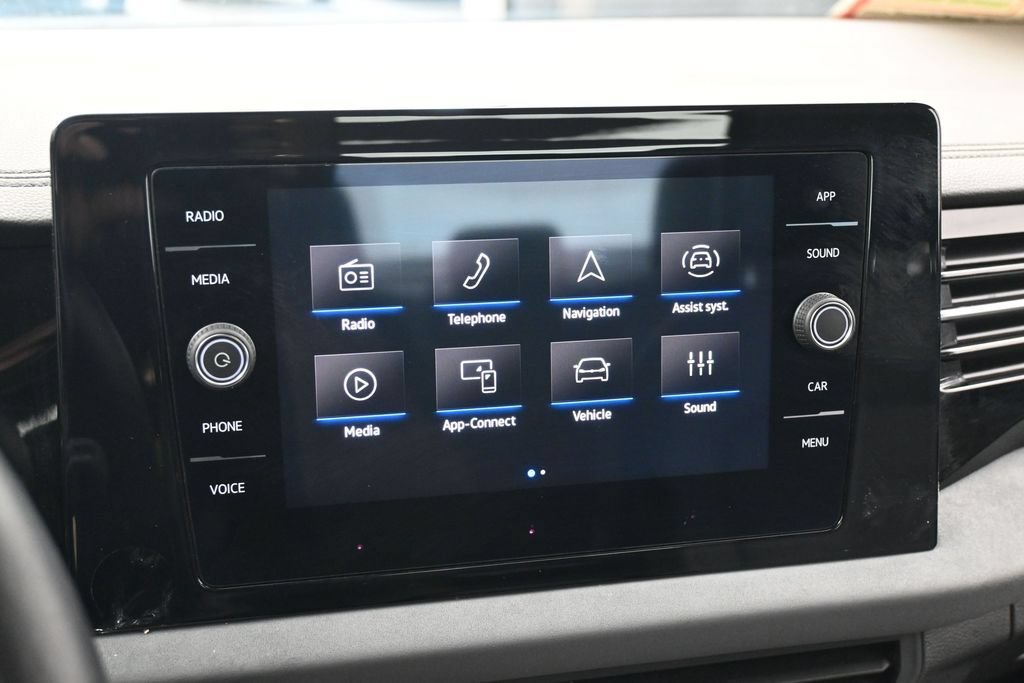 Used 2025 Volkswagen Jetta SE FWD image 19