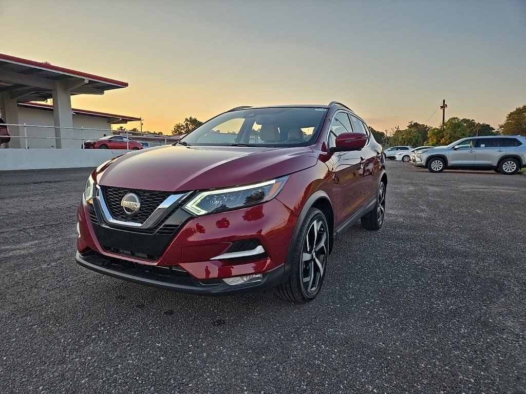 Used 2021 Nissan Rogue Sport SL w/ Premium Package image 3