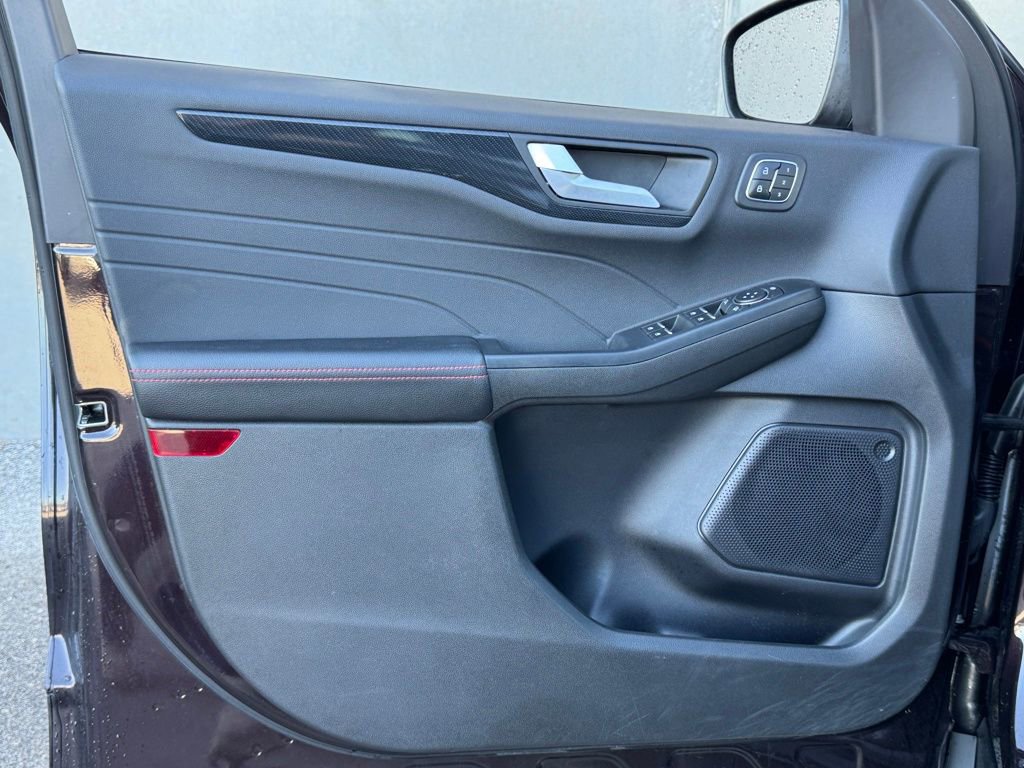 Used 2023 Ford Escape ST-Line Elite image 16