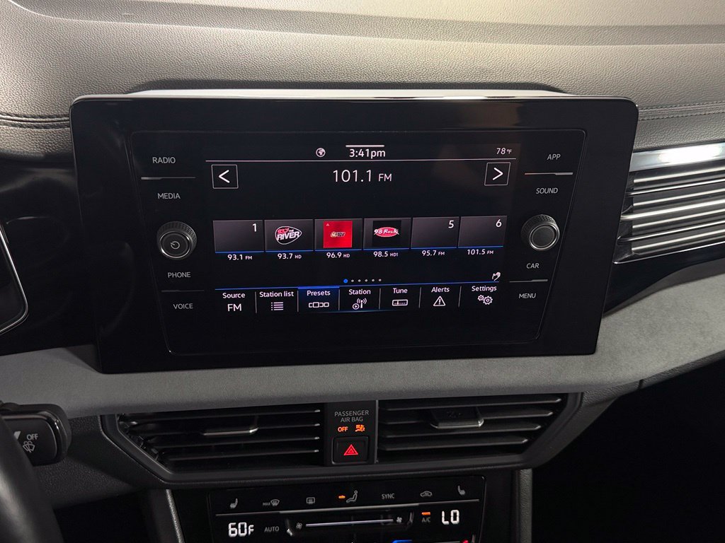 Used 2025 Volkswagen Jetta SE FWD image 19