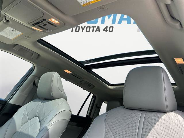 Certified 2025 Toyota Highlander Platinum AWD/4WD image 23