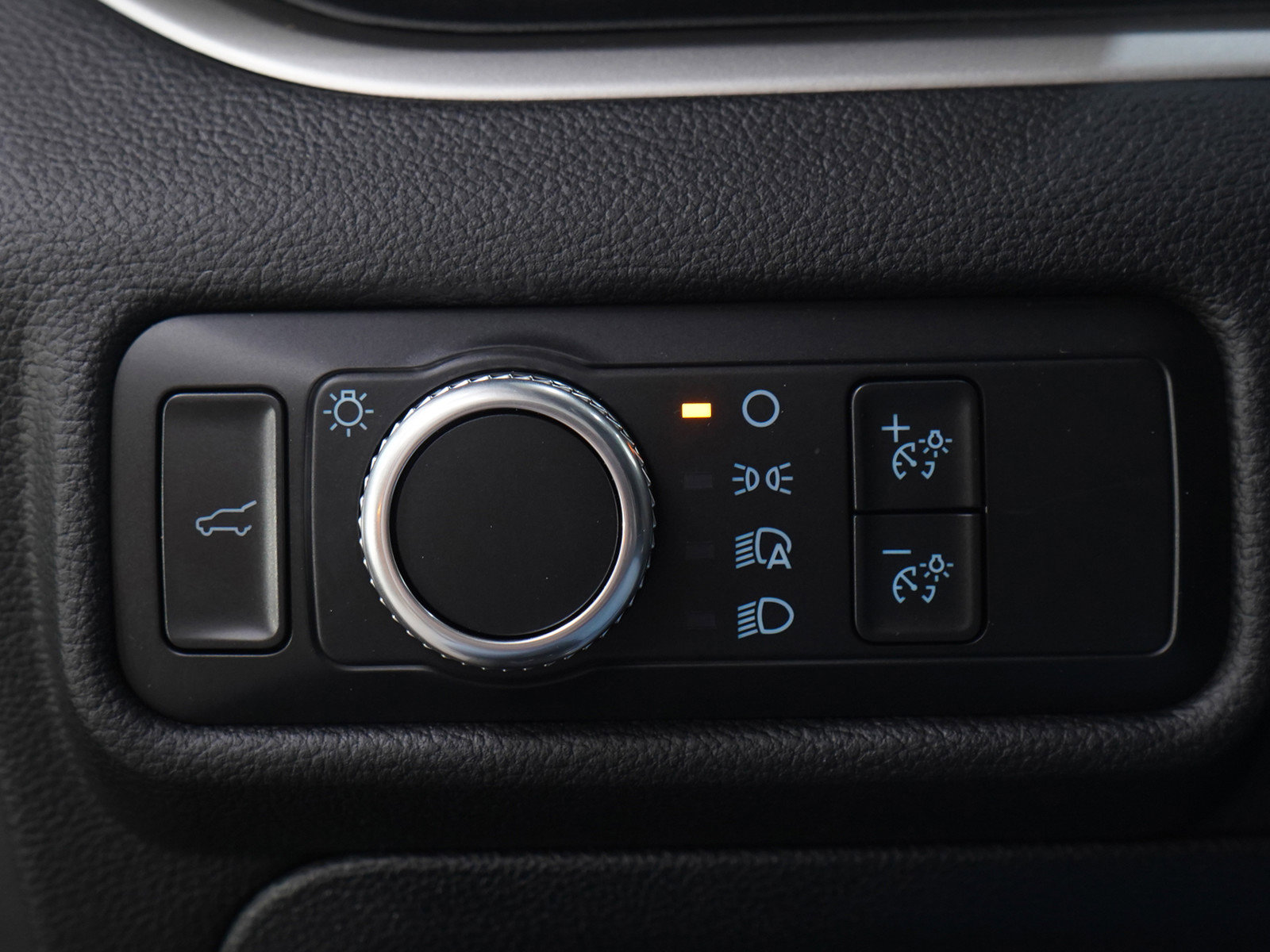 Used 2022 Ford Explorer XLT w/ Class IV Trailer Tow Package image 26