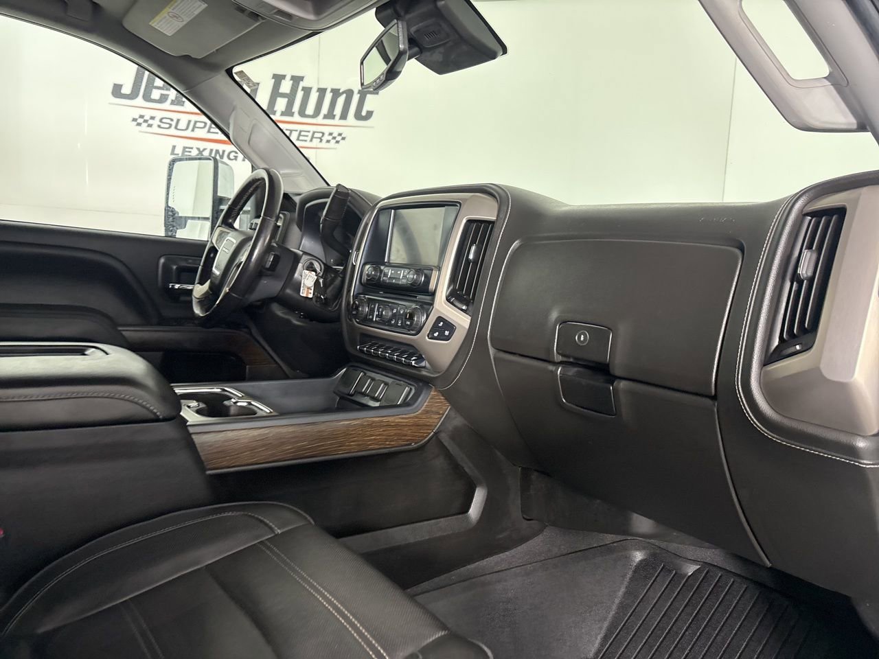 Used 2019 GMC Sierra 2500 Denali image 28
