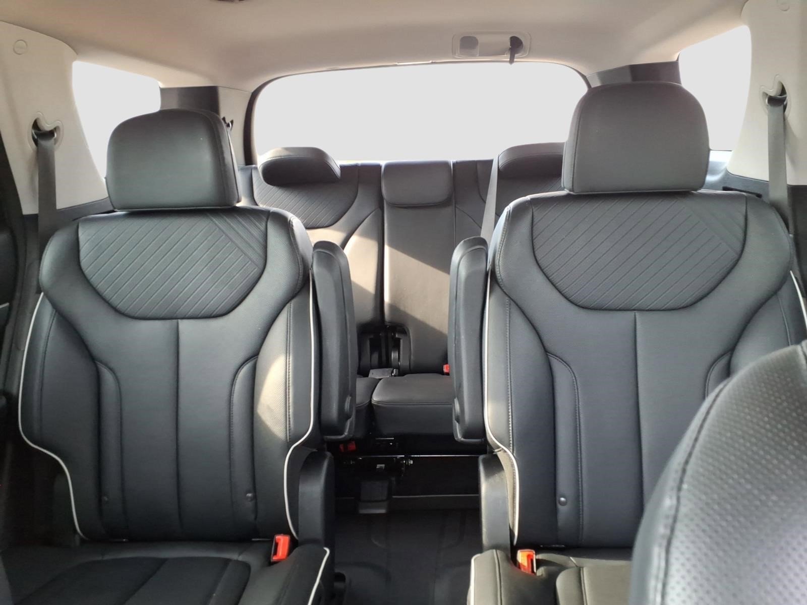 Used 2024 Hyundai Palisade SEL w/ Premium Package image 19