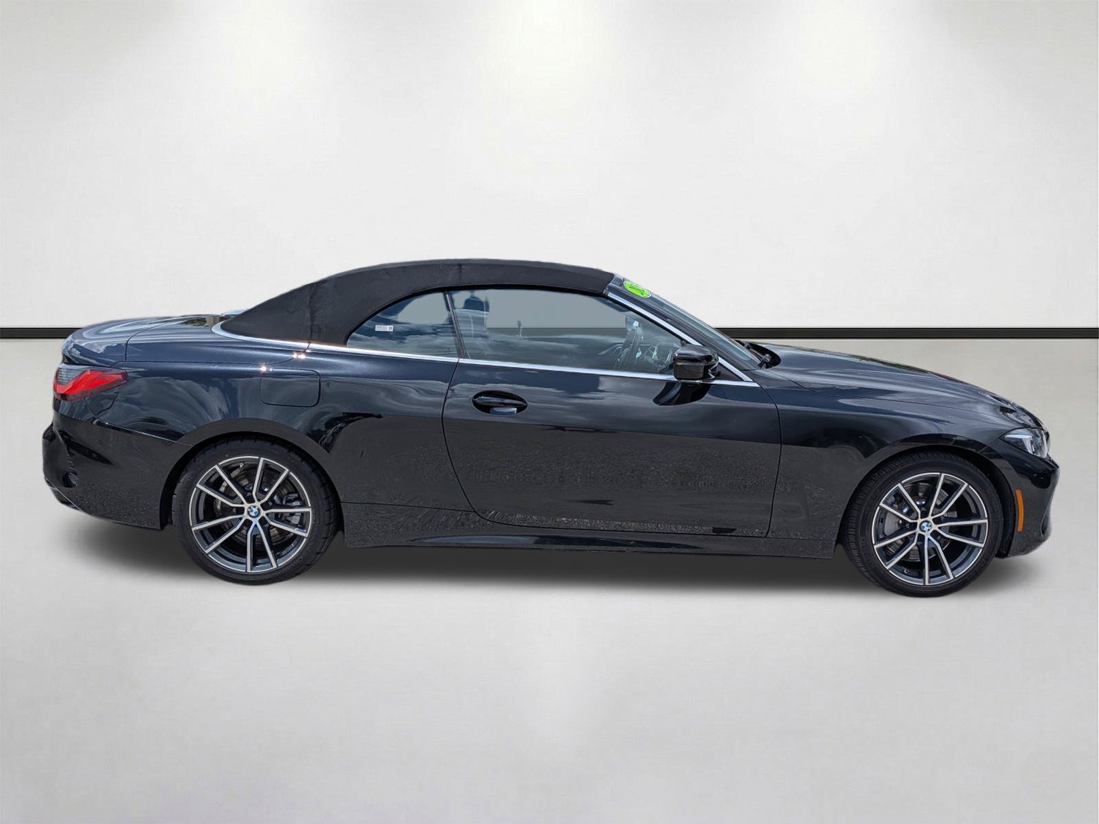 Used 2025 BMW 430i Convertible w/ Premium Package RWD image 3