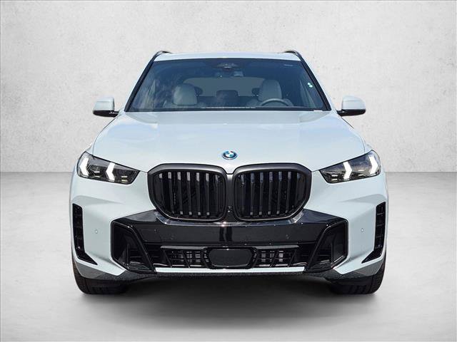 New 2026 BMW X5 xDrive50e w/ M Sport Package AWD/4WD image 6