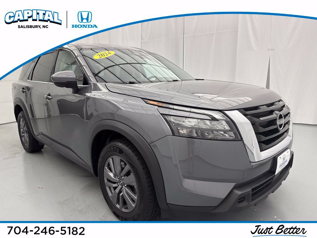 Used 2024 Nissan Pathfinder SV