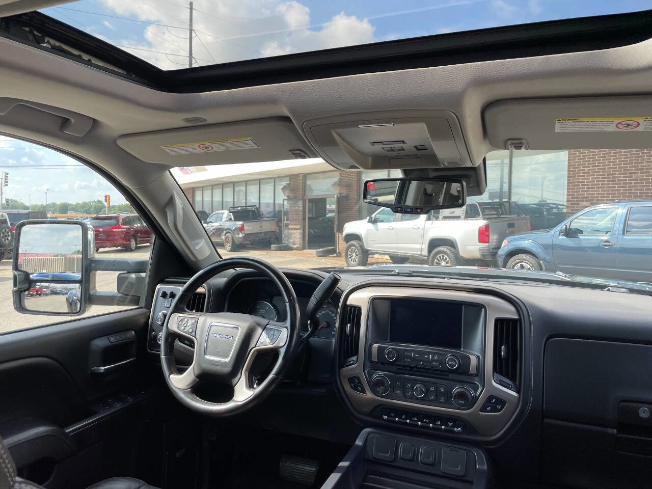 Used 2015 GMC Sierra 3500 Denali w/ Duramax Plus Package image 30