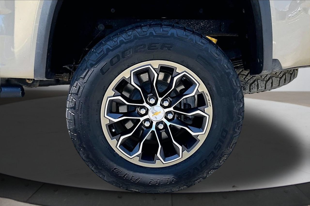 Used 2021 Chevrolet Colorado ZR2 AWD/4WD image 32