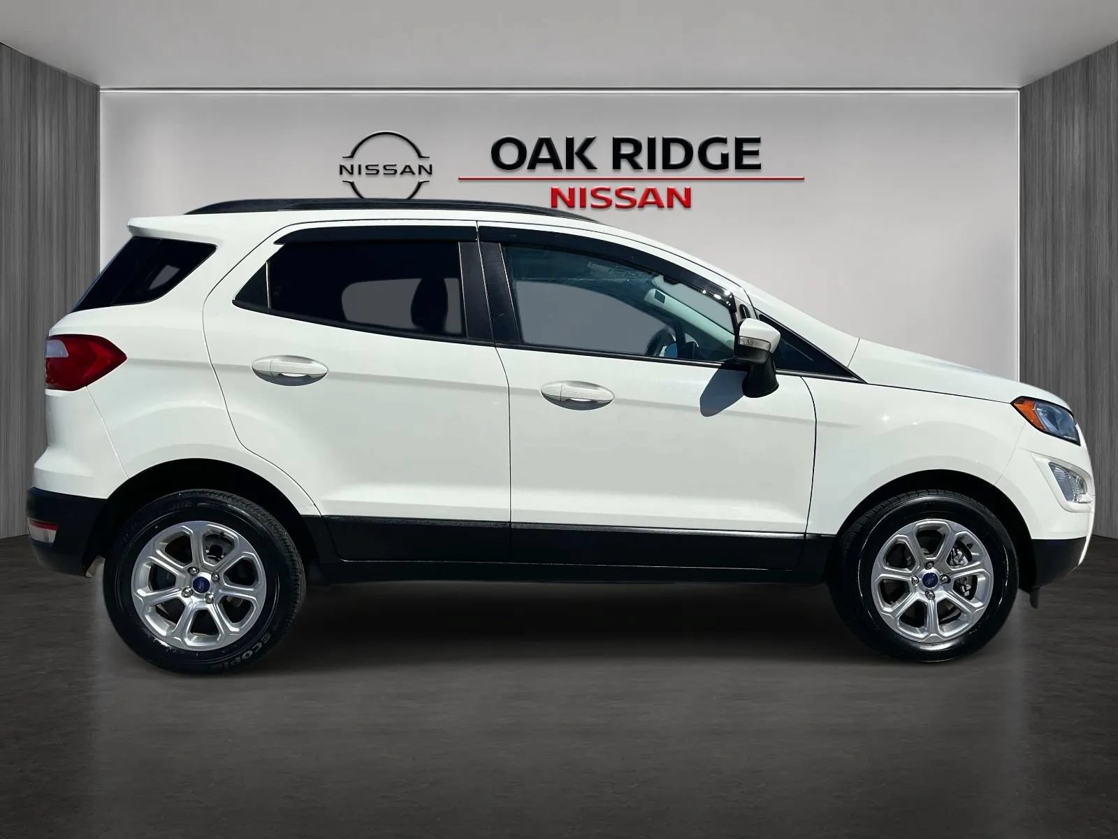 Used 2021 Ford EcoSport SE FWD image 2