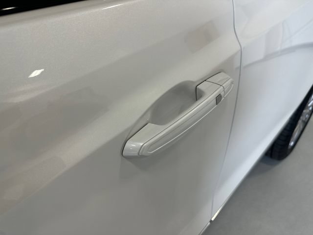 Certified 2025 Cadillac XT5 Sportv AWD/4WD image 8