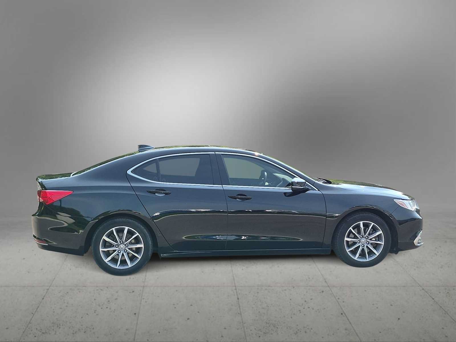 Used 2018 Acura TLX FWD image 9