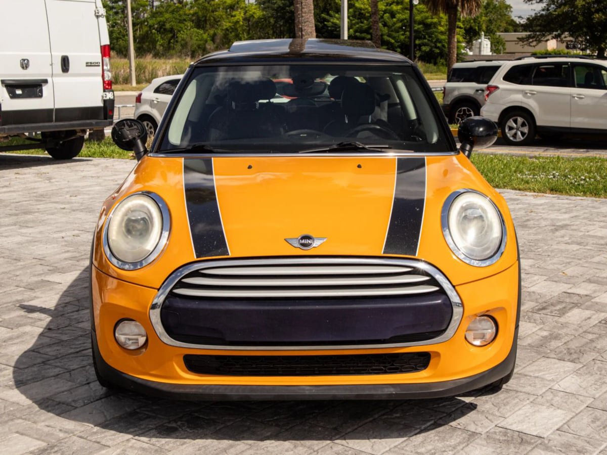 Used 2014 MINI Cooper 2-Door Hardtop FWD image 2