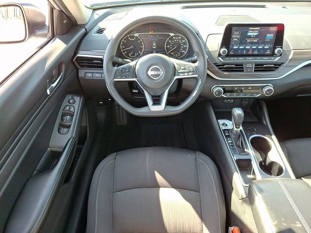 Used 2024 Nissan Altima 2.5 SV image 11