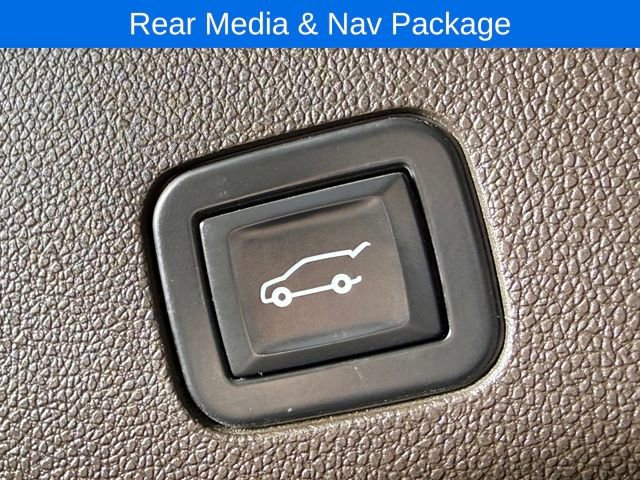 Used 2021 GMC Yukon XL SLT w/ SLT Luxury Plus Package image 17