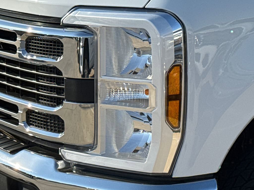 Used 2024 Ford F250 XLT w/ FX4 Off-Road Package image 4