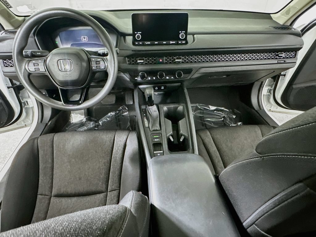 Used 2025 Honda Accord SE image 18