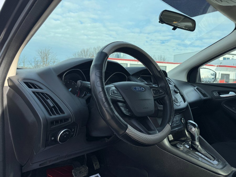 Used 2016 Ford Focus SE image 14