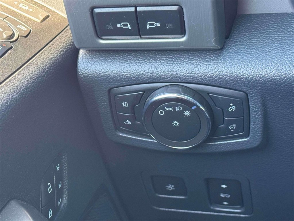 Used 2022 Ford F350 Platinum image 19