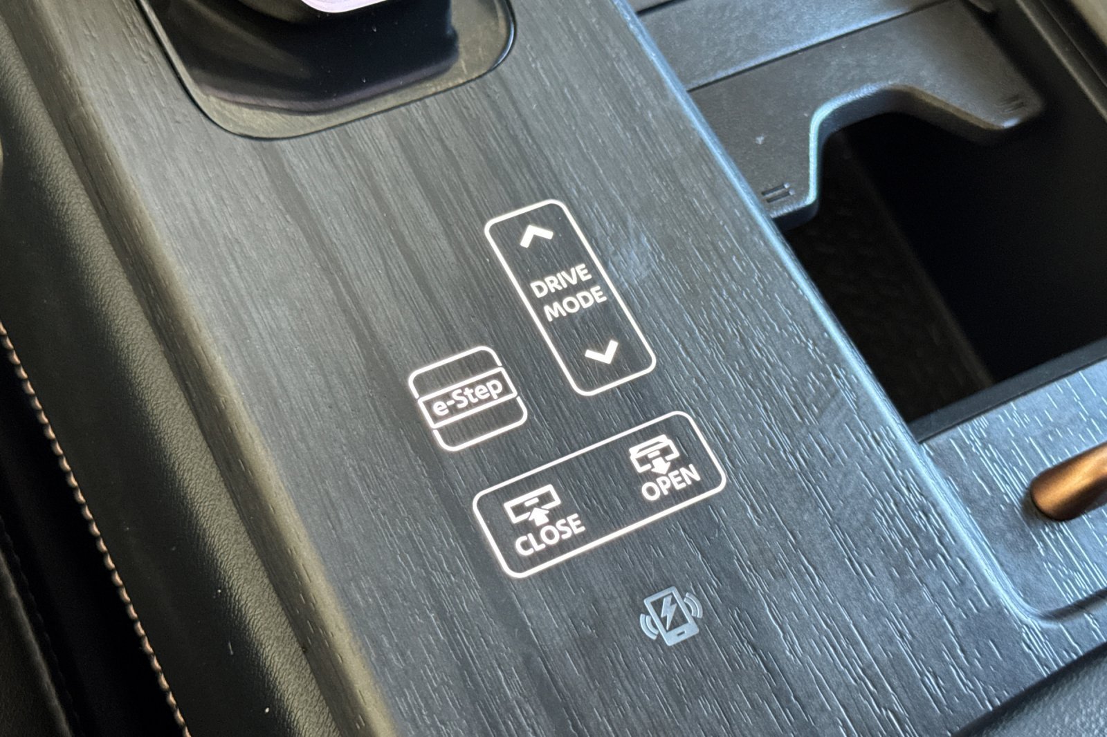 Certified 2024 Nissan Ariya AWD image 32