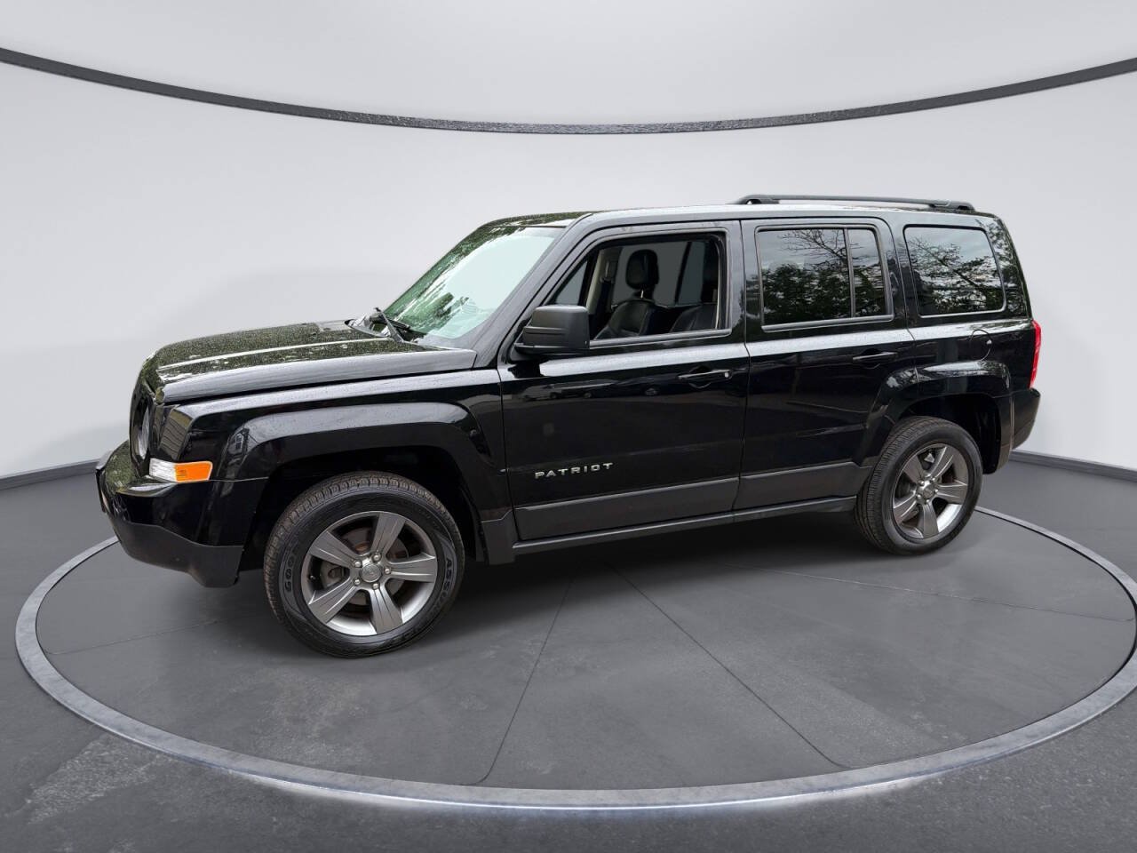 Used 2015 Jeep Patriot High Altitude AWD/4WD image 2