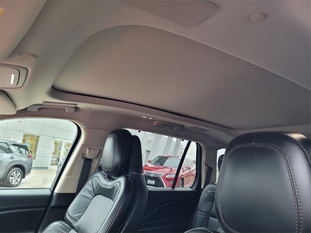 Used 2022 Lincoln Aviator Reserve w/ Equipment Group 201A image 8