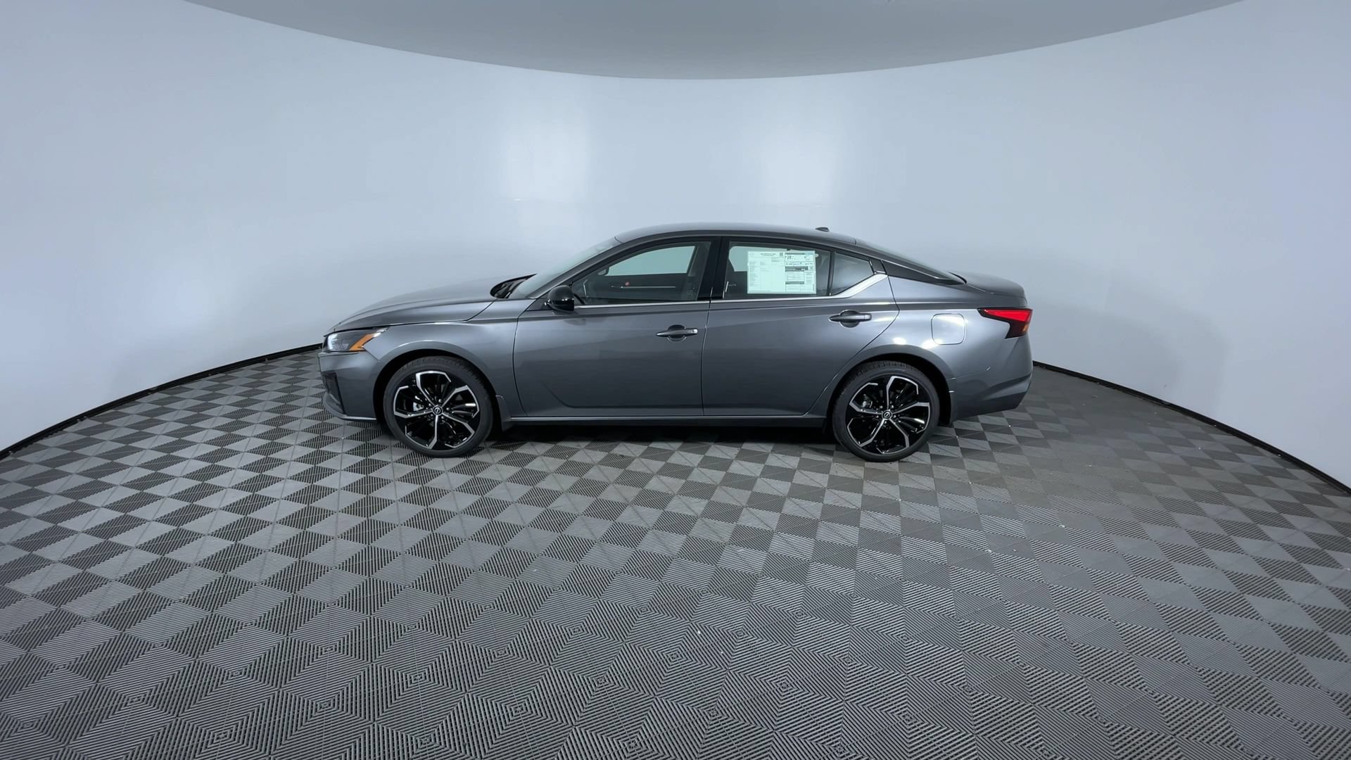 Certified 2025 Nissan Altima 2.5 SR AWD/4WD image 5