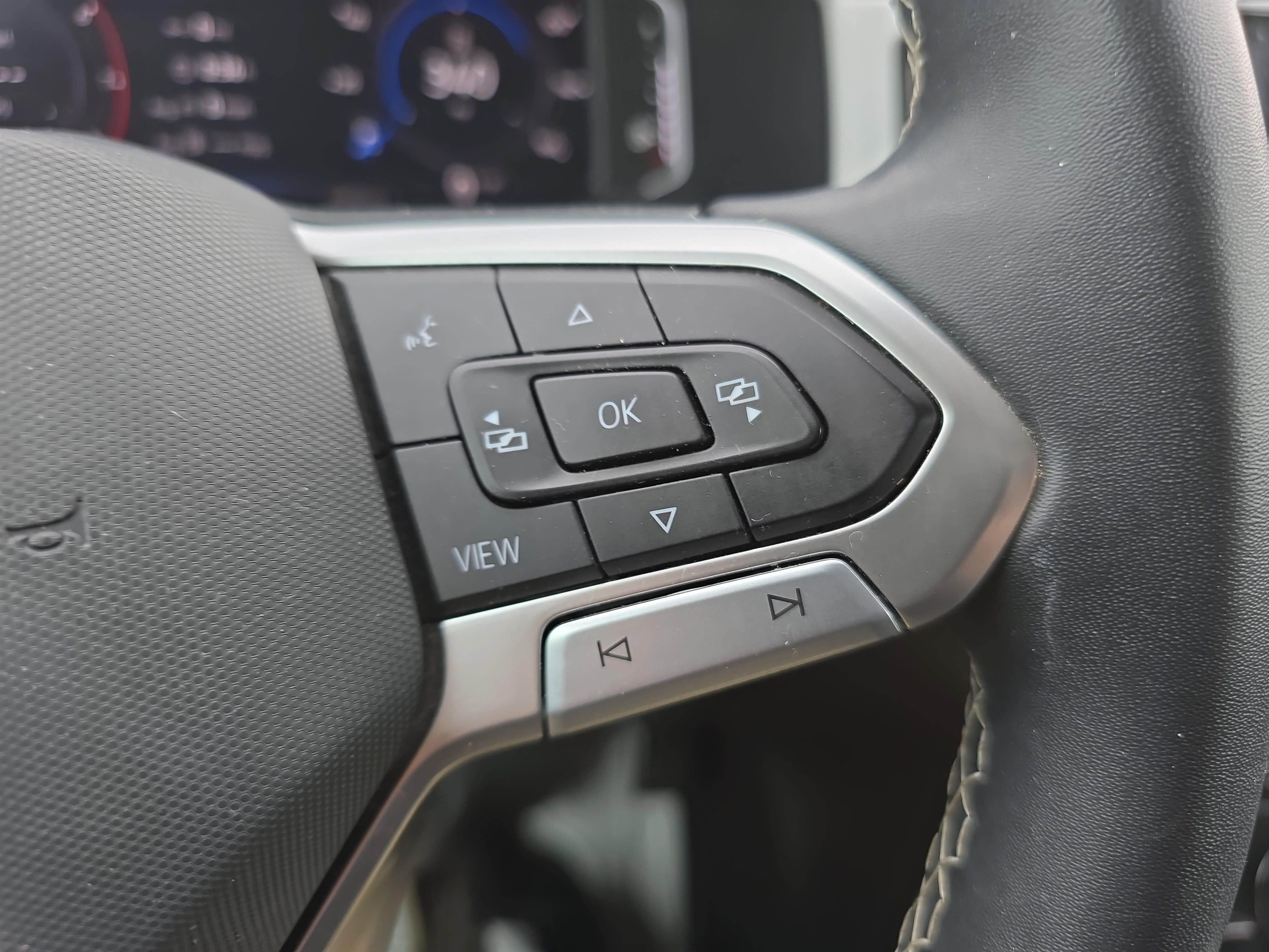 Used 2023 Volkswagen Atlas SE w/ Black Wheel Package AWD/4WD image 18