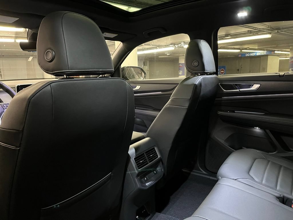 New 2026 Volkswagen Atlas Cross Sport SEL R-Line AWD/4WD image 25