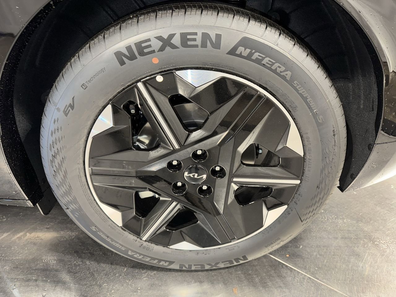 New 2025 Kia EV6 Wind image 12