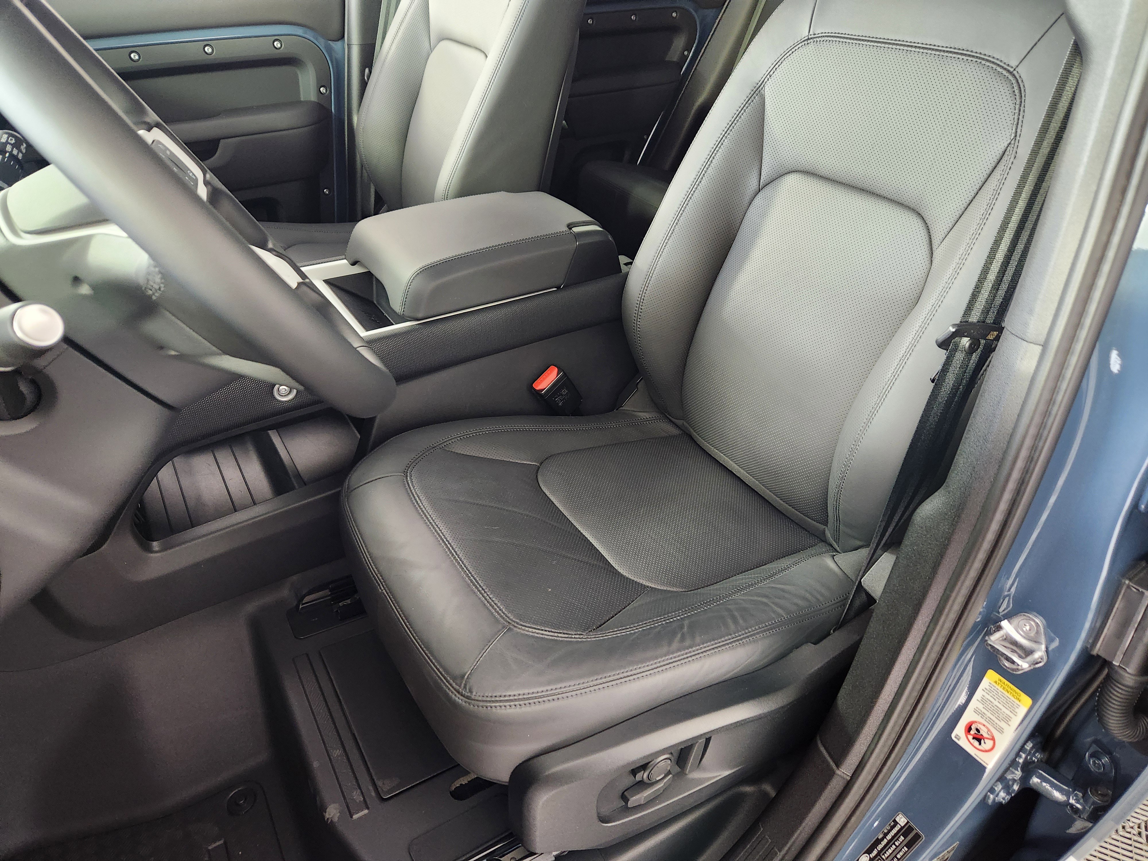 Used 2025 Land Rover Defender 110 S image 12