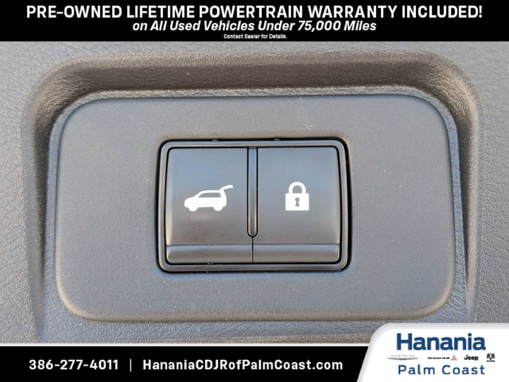 Used 2025 Nissan Rogue SV FWD image 14