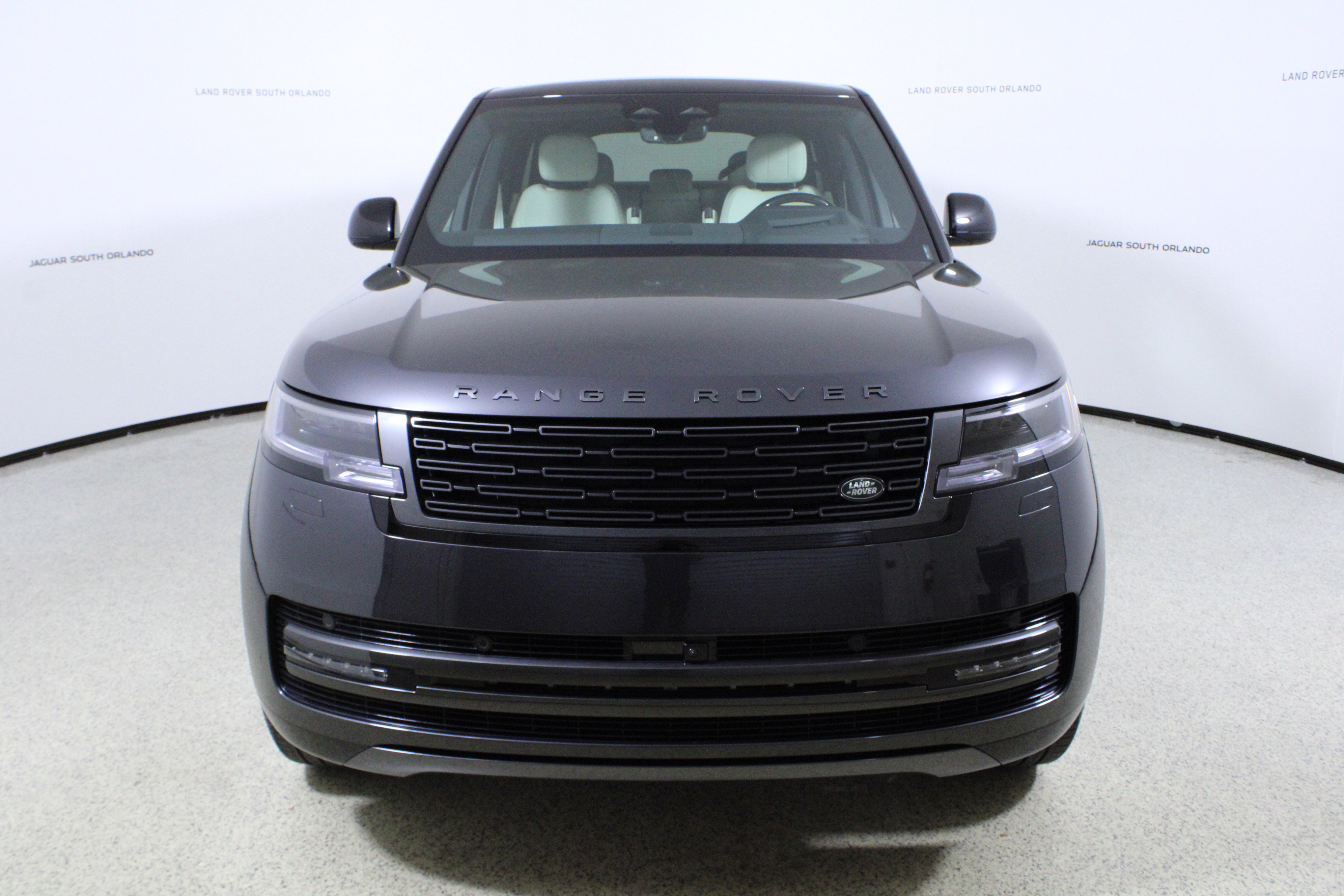 New 2026 Land Rover Range Rover SE image 2