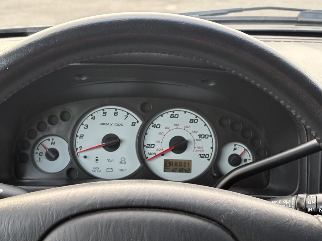 Used 2004 Ford Escape Limited image 24