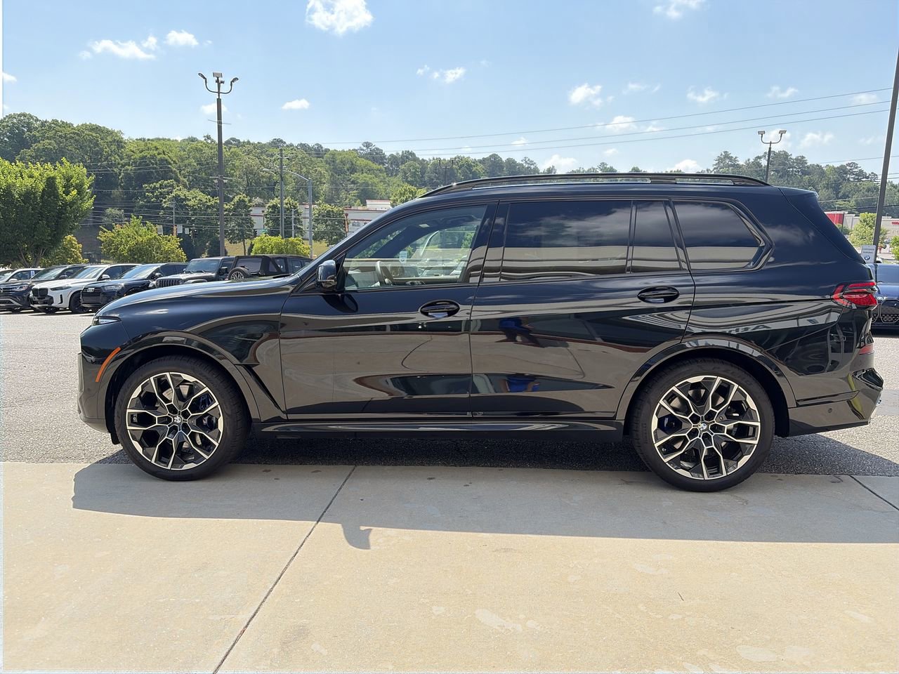 Certified 2025 BMW X7 M60i AWD/4WD image 5