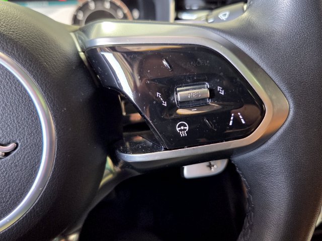 Used 2024 Jaguar XF R-Dynamic SE AWD/4WD image 25