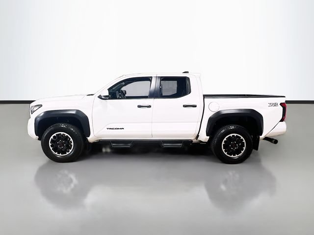Used 2024 Toyota Tacoma TRD Off-Road AWD/4WD image 4