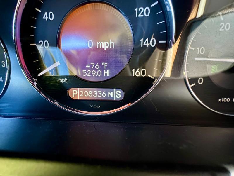 Used 2009 Mercedes-Benz E 320 BlueTEC Sedan image 12