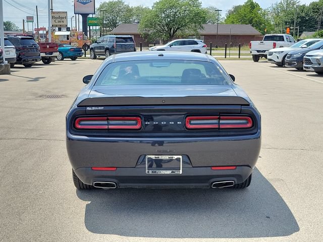 Used 2019 Dodge Challenger SXT RWD image 5