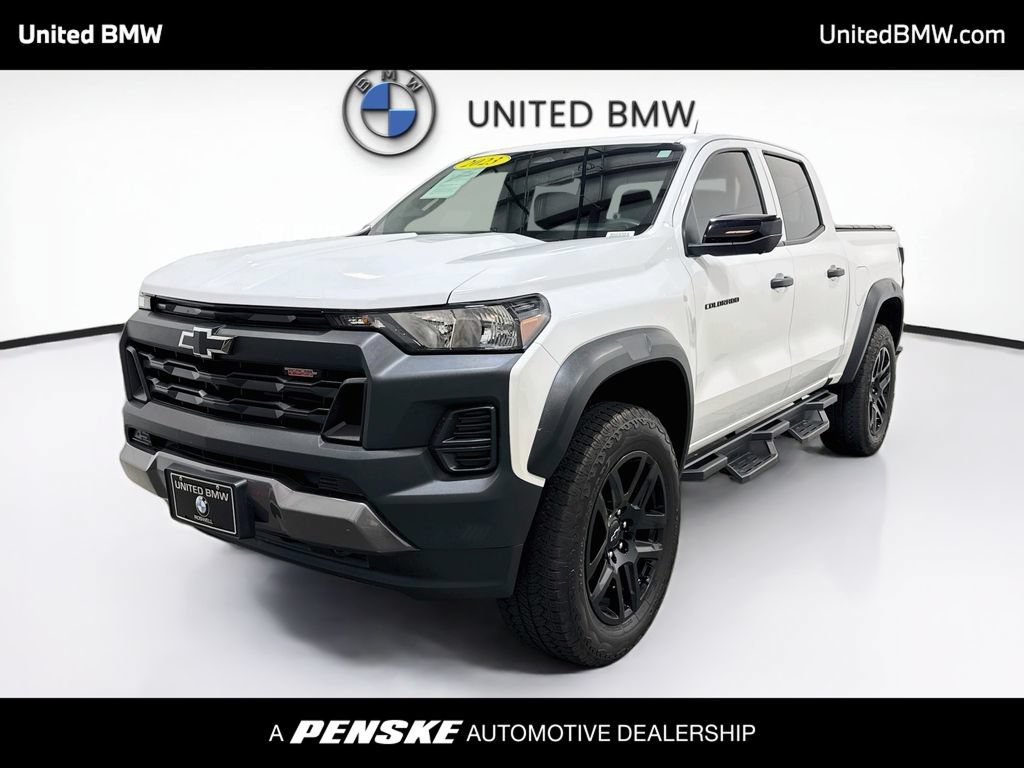Used 2023 Chevrolet Colorado Trail Boss w/ Technology Package AWD/4WD image 1