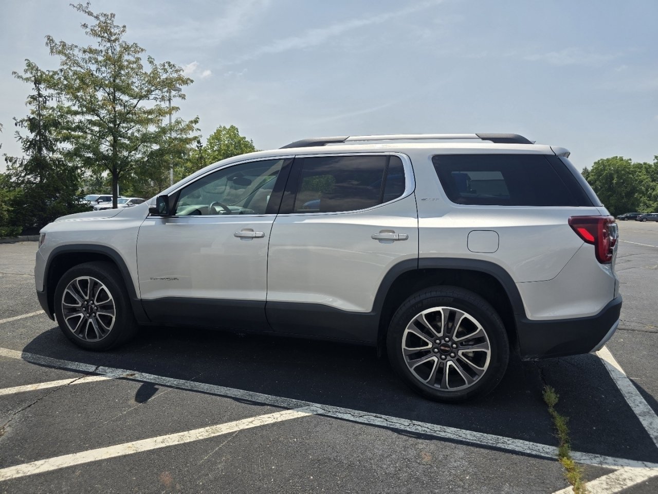 Used 2020 GMC Acadia SLT AWD/4WD image 4