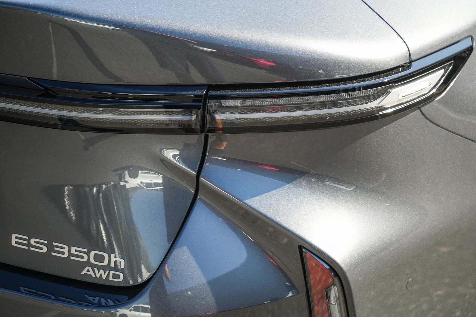 New 2026 Lexus ES 350h AWD w/ Cold Area Package image 7