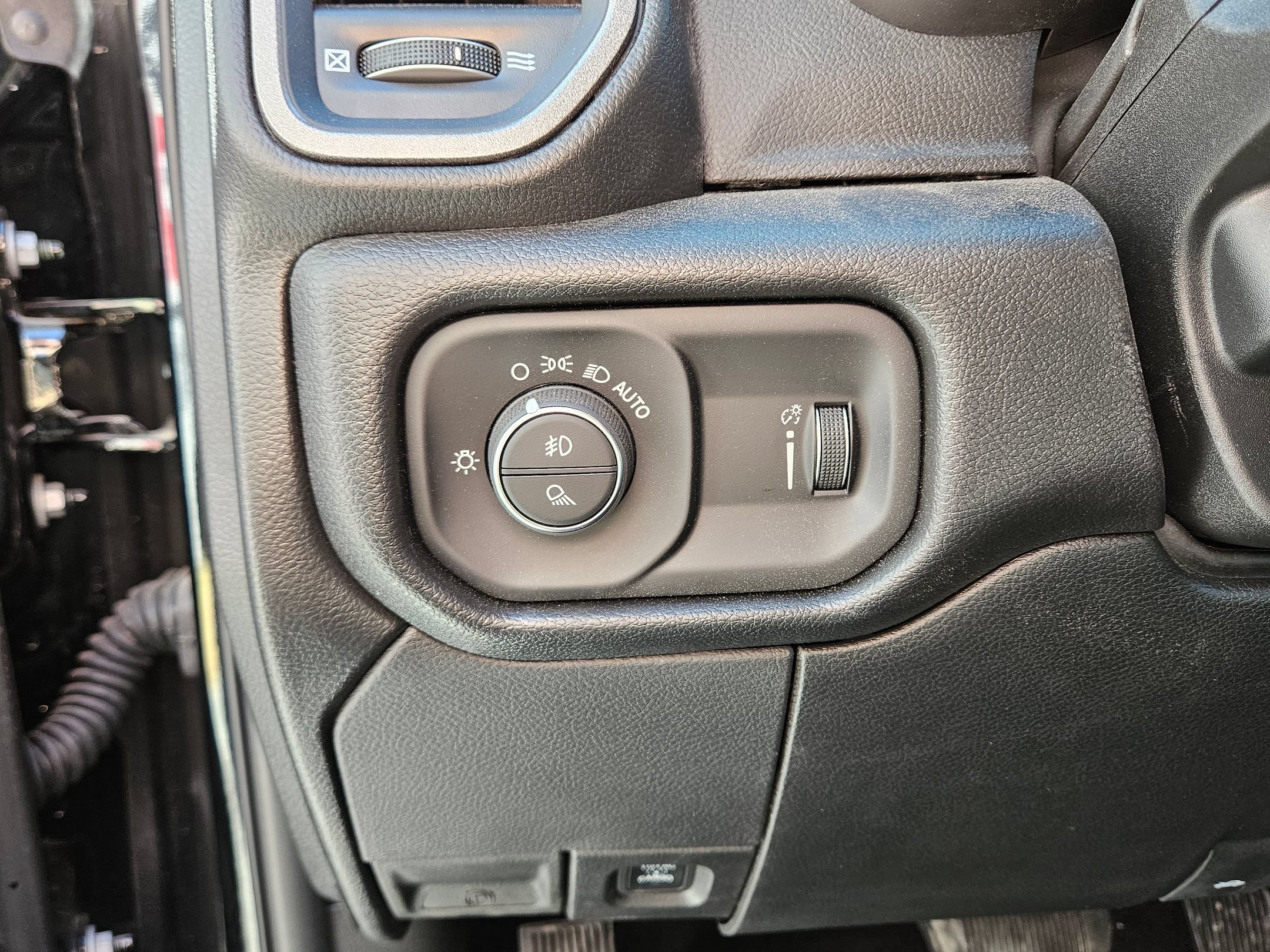 New 2026 RAM 2500 Tradesman AWD/4WD image 17