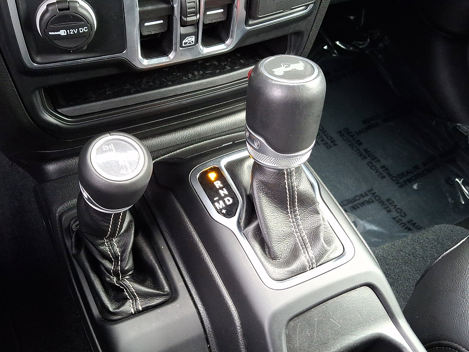 Certified 2022 Jeep Wrangler Unlimited Sahara w/ Cold Weather Group image 14