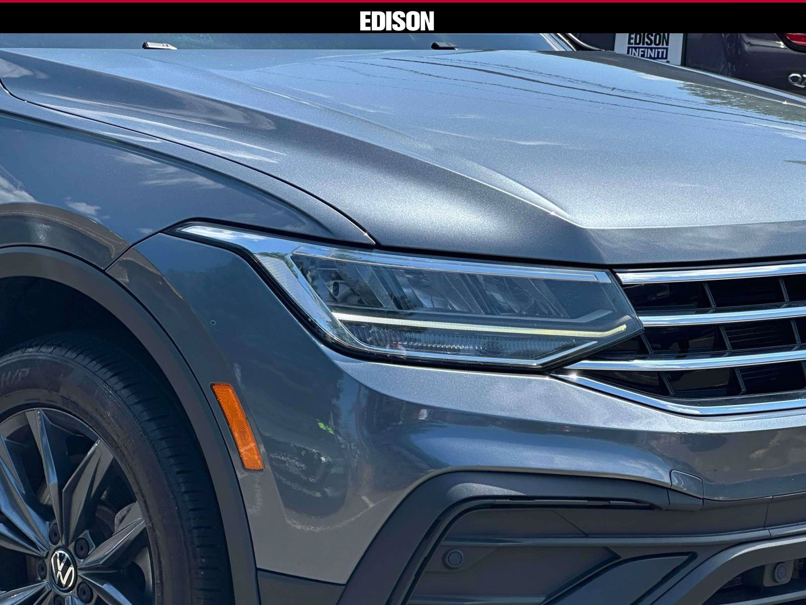 Used 2023 Volkswagen Tiguan SE w/ Panoramic Sunroof Package AWD/4WD image 7