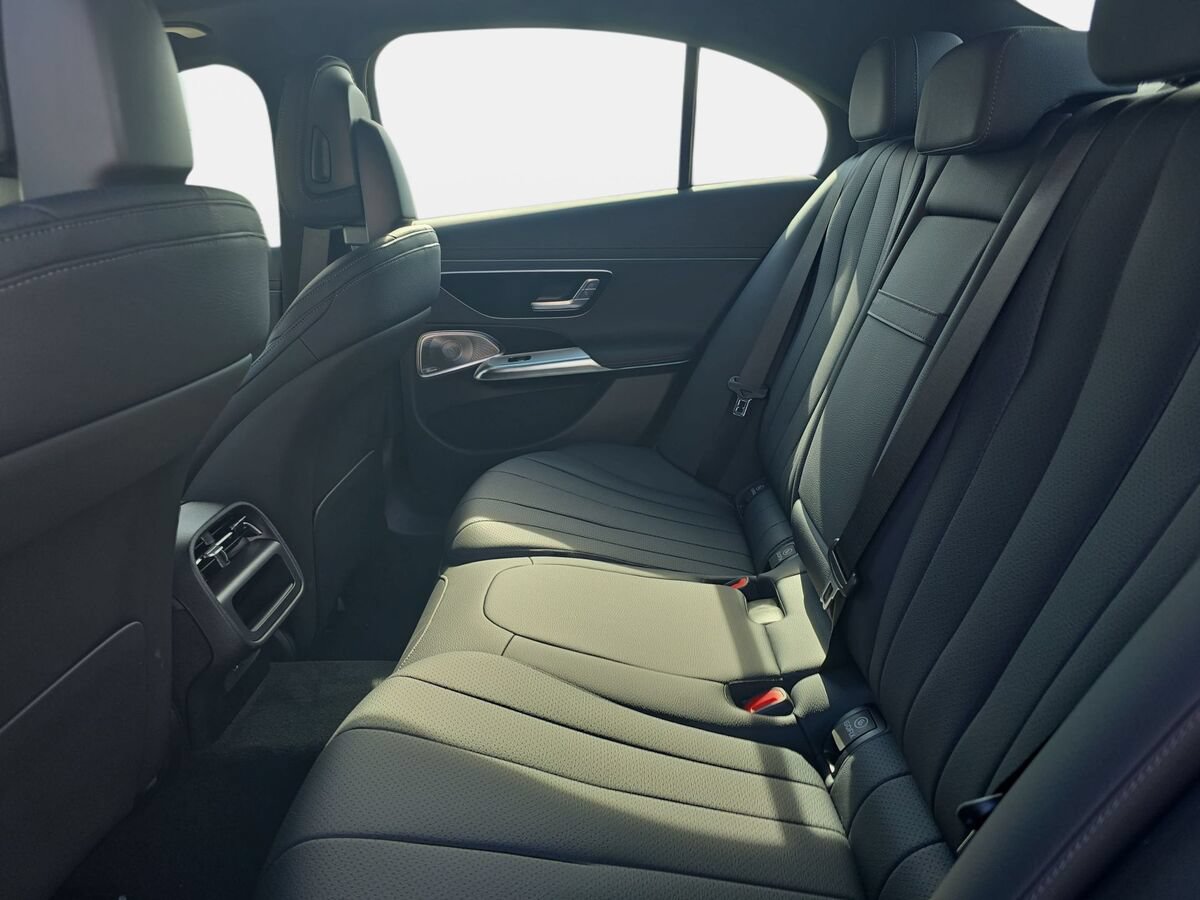 New 2026 Mercedes-Benz E 350 4MATIC Sedan image 14