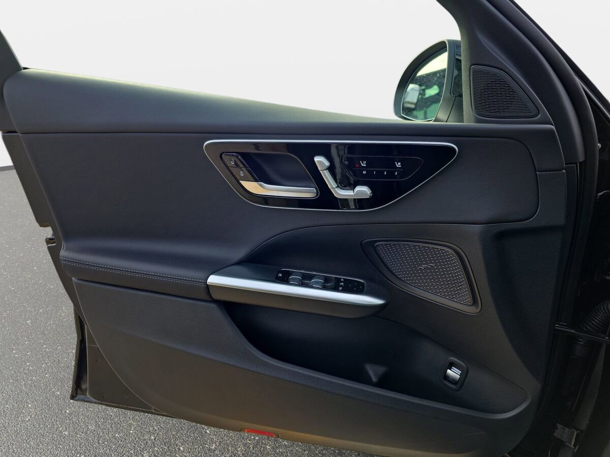 New 2026 Mercedes-Benz C 300 4MATIC Sedan image 26